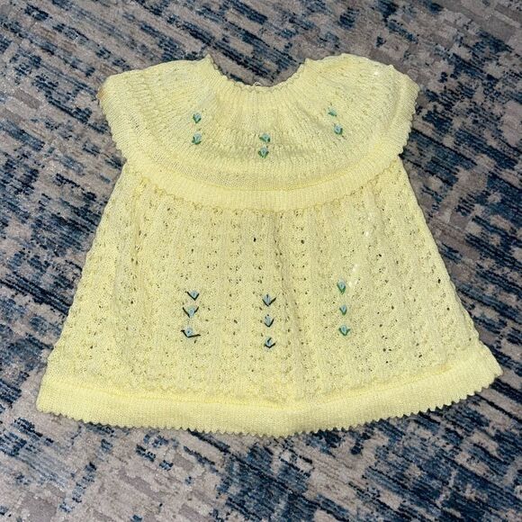 🚨 3 for $25 - VINTAGE Handmade Knit Baby Dress - Picture 1 of 14